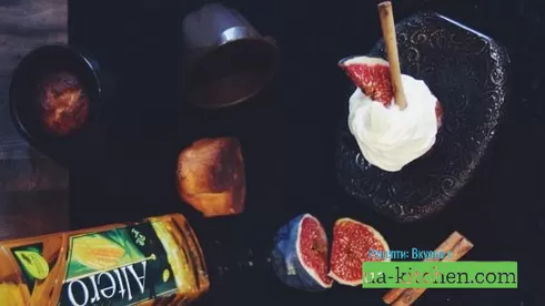 Творожный кекс с творожным кремом инжиром и корицей