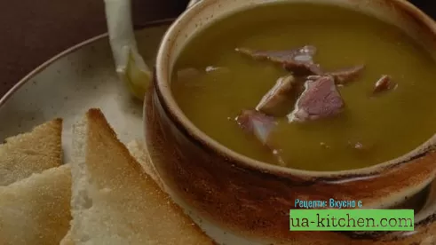 Гороховый суп-пюре с копченостями и чесночными тостами