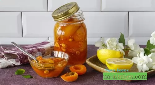 Абрикосовое варенье с косточками и лимоном