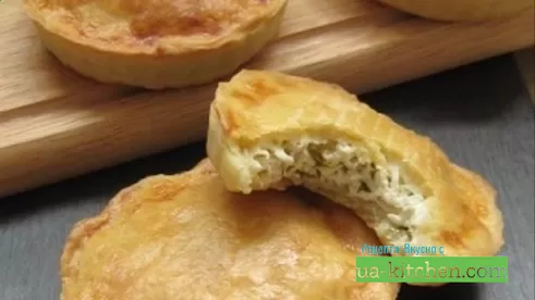 Мини-пироги с адыгейским сыром и зеленью
