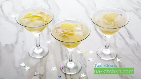 Игристый коктейль с имбирем и лимоном
