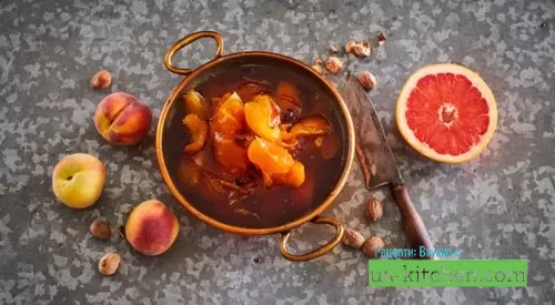 Варенье из персиков с грейпфрутом и мускатным орехом